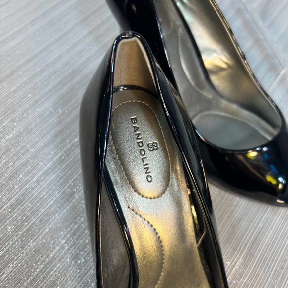 Bandolino Women's Rainaa Pump, 8 - Picture 10 of 11
